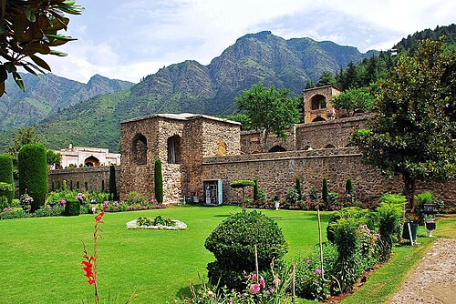 Pari Mahal photograph